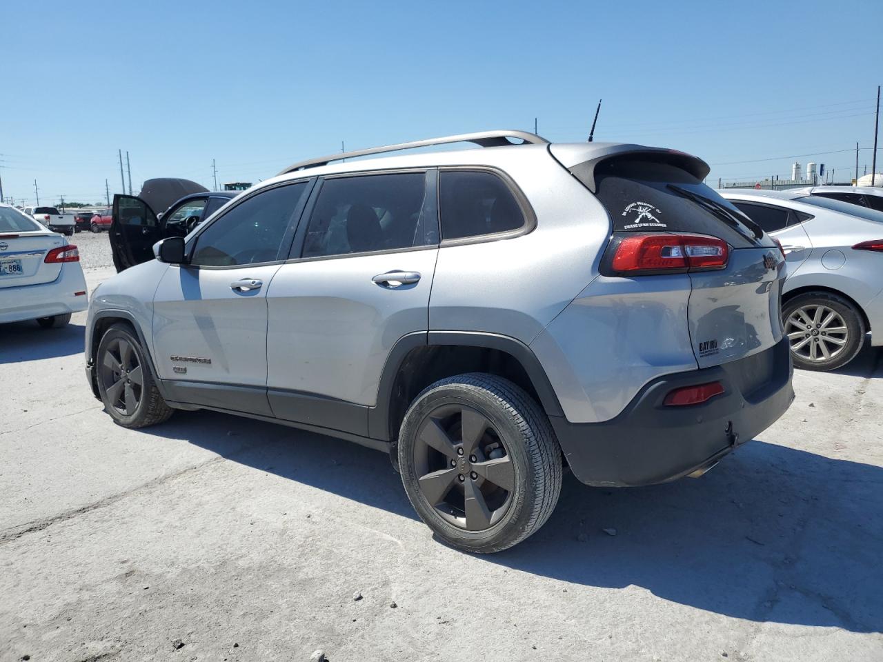 2016 Jeep Cherokee Latitude vin: 1C4PJLCBXGW247270