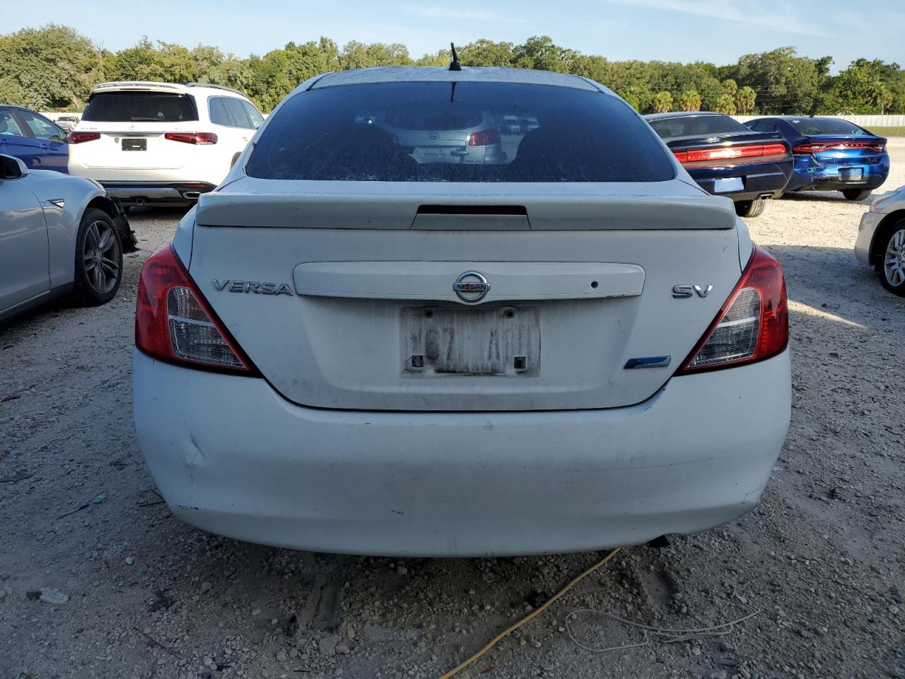 2013 Nissan Versa S vin: 3N1CN7AP5DL864864