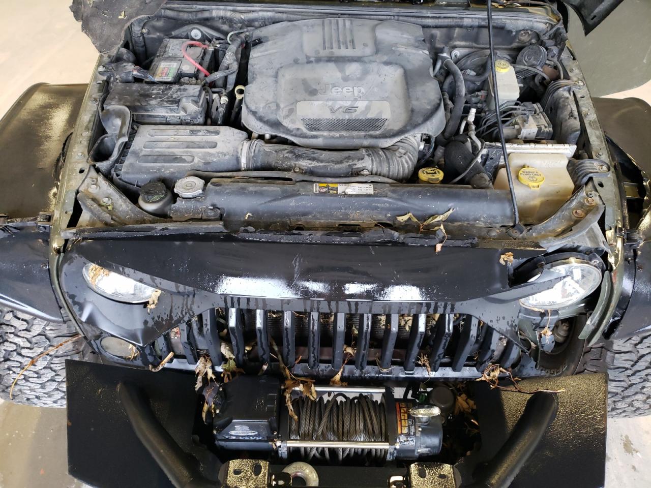 1C4BJWEG9FL560105 2015 Jeep Wrangler Unlimited Sahara