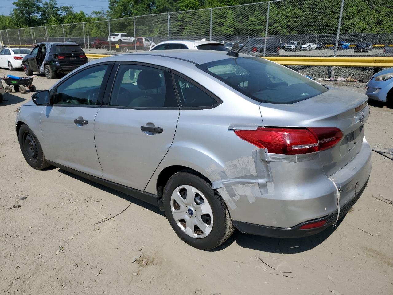 2017 Ford Focus S vin: 1FADP3E27HL282579