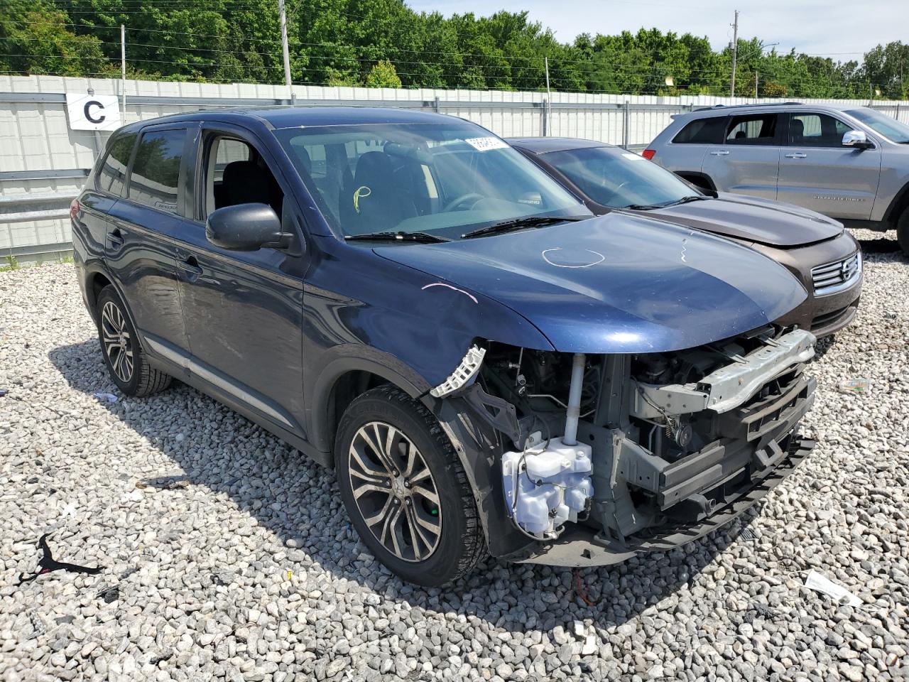 2018 Mitsubishi Outlander Es vin: JA4AD2A32JZ006564