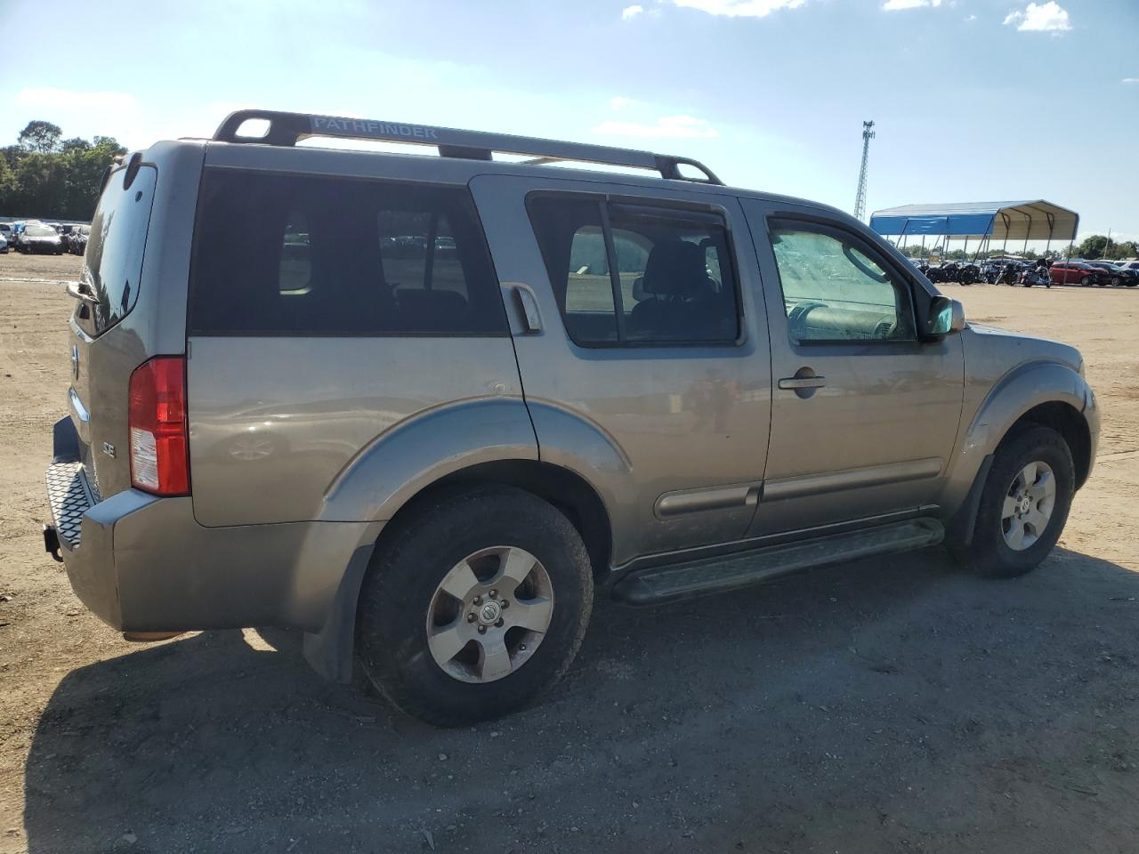 5N1AR18U45C769884 2005 Nissan Pathfinder Le