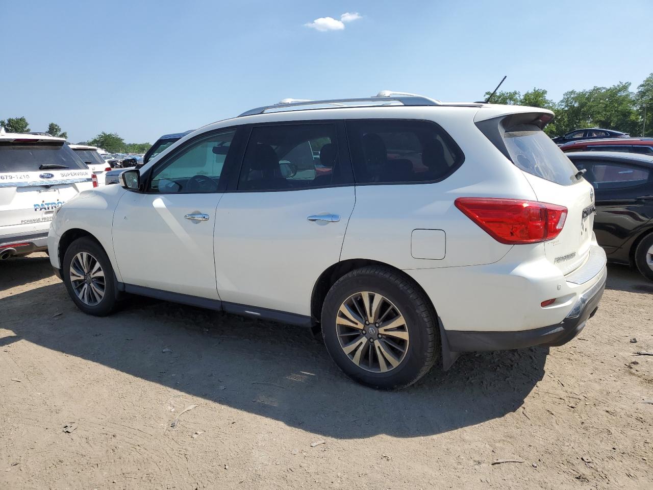 2017 Nissan Pathfinder S vin: 5N1DR2MM6HC632104