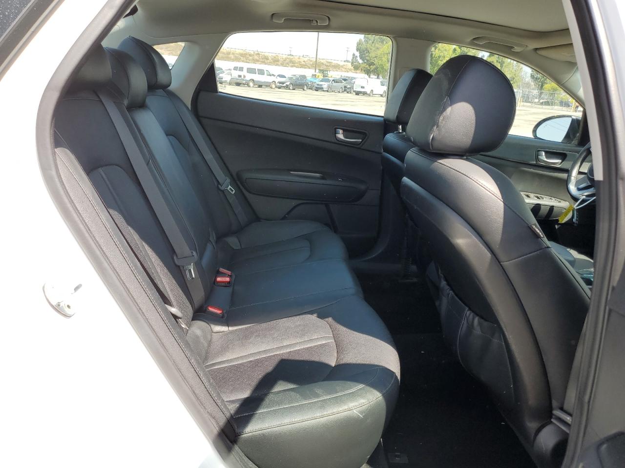 5XXGT4L32LG427816 2020 Kia Optima Lx