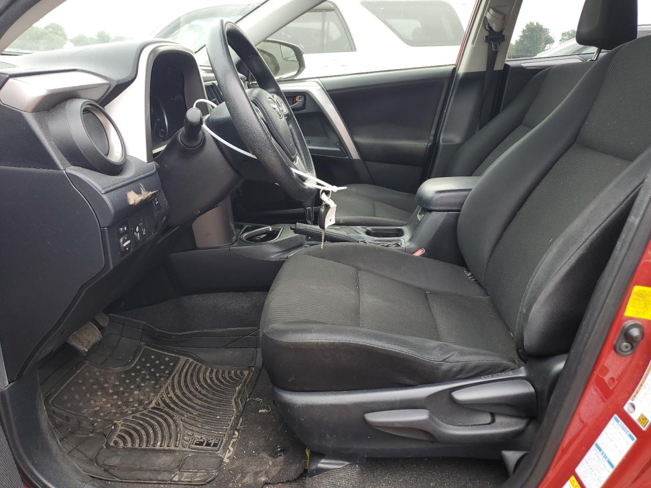 JTMBFREV3HJ111597 2017 Toyota Rav4 Le