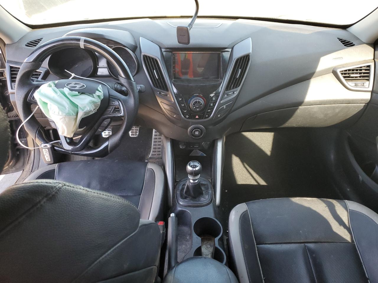 KMHTC6AE6DU145930 2013 Hyundai Veloster Turbo