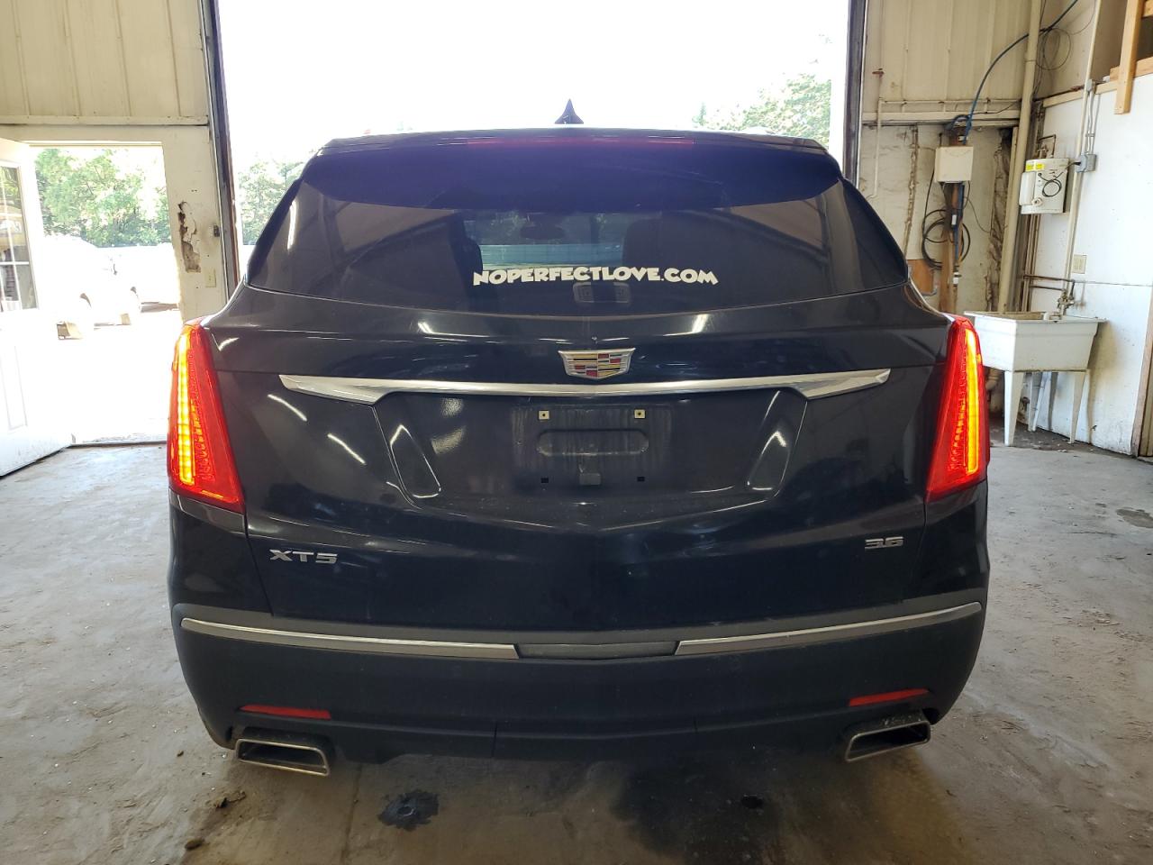 1GYKNERS3JZ223037 2018 Cadillac Xt5 Premium Luxury