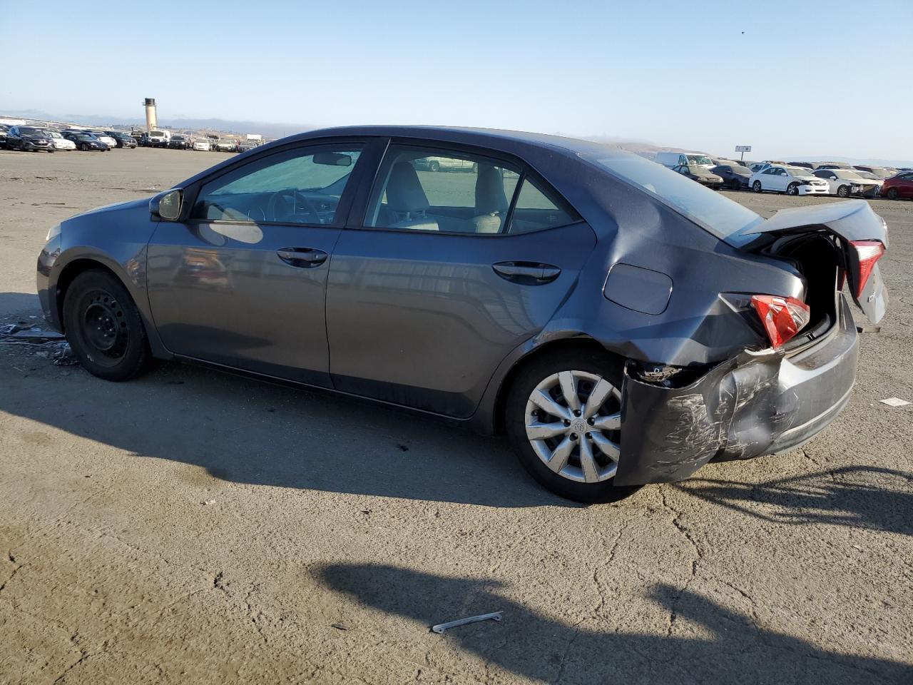 2015 Toyota Corolla L vin: 5YFBURHE3FP236979