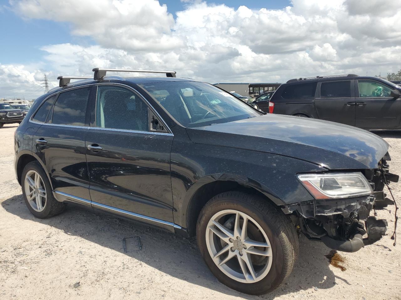 WA1C2AFP4HA077343 2017 Audi Q5 Premium