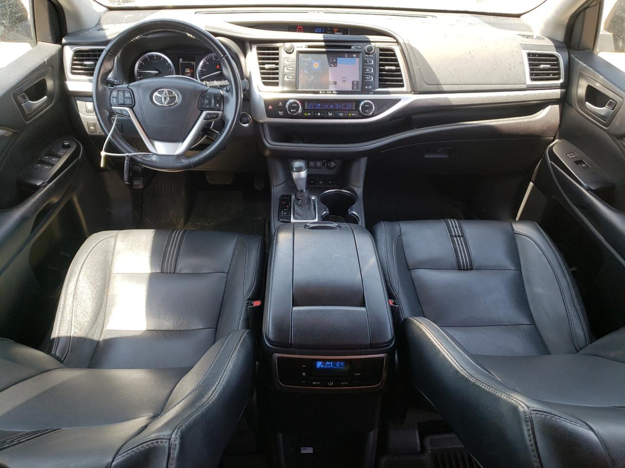 5TDJZRFH0JS530365 2018 Toyota Highlander Se