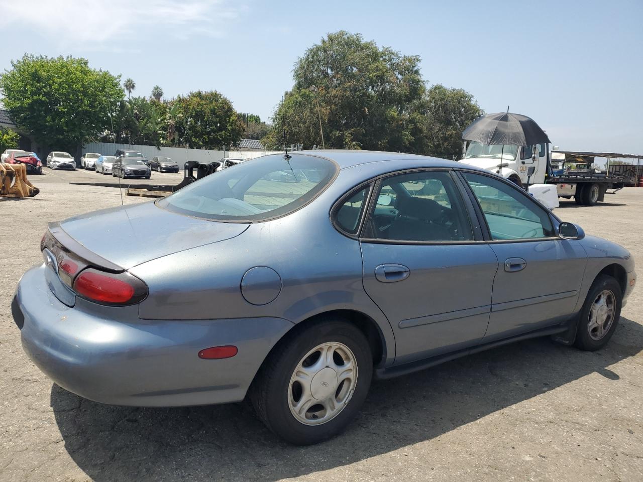 1FAFP53U7XG118572 1999 Ford Taurus Se