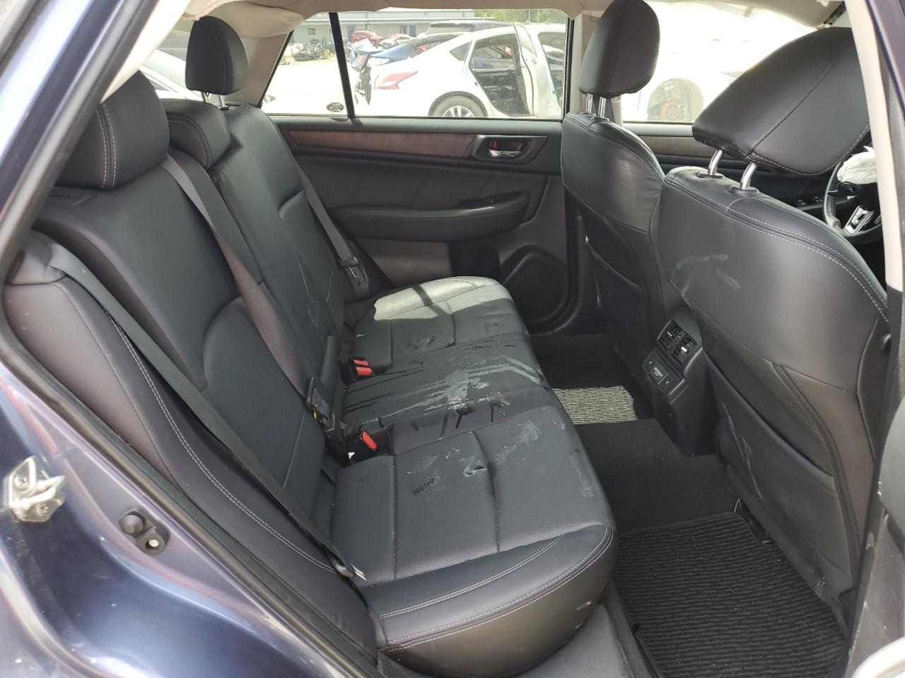 4S4BSANC3J3200992 2018 Subaru Outback 2.5I Limited