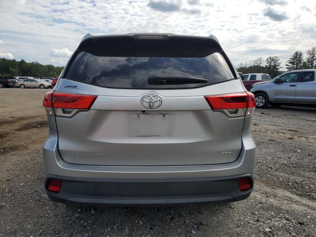 5TDBZRFH2HS368124 2017 Toyota Highlander Le