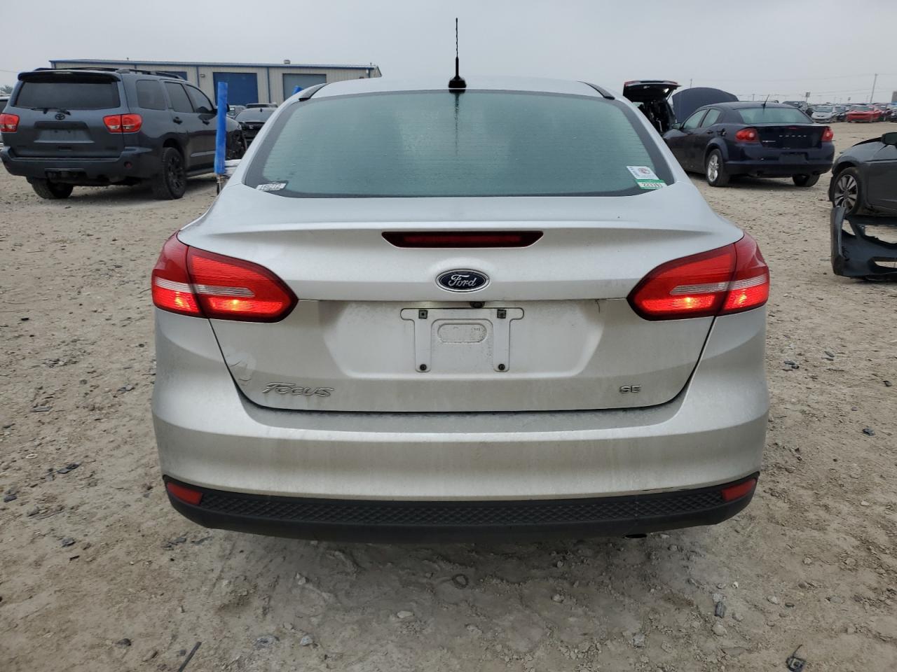 1FADP3F25JL290748 2018 Ford Focus Se