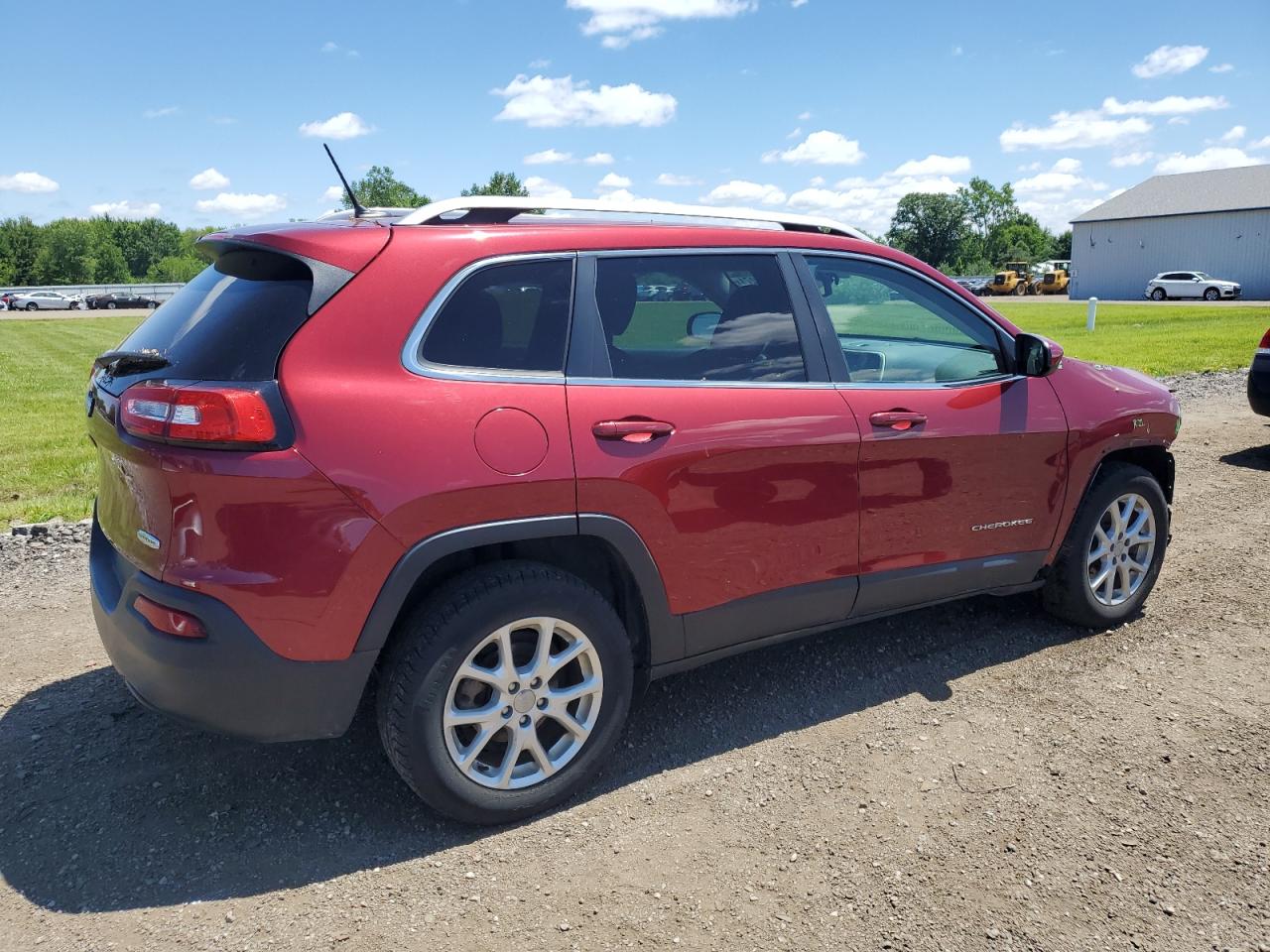 1C4PJLCB7HW511188 2017 Jeep Cherokee Latitude