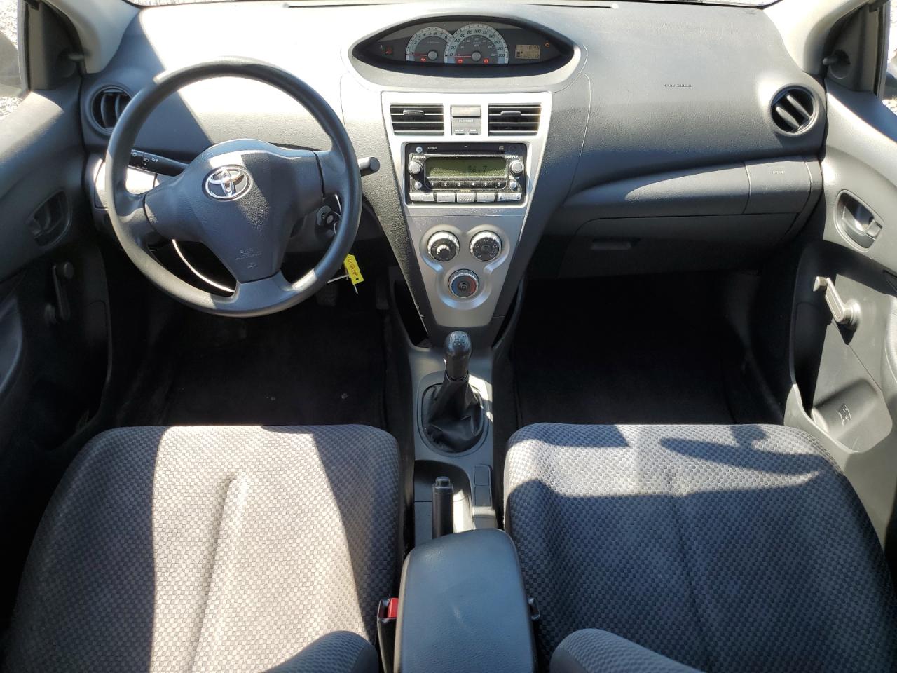 JTDBT923971025947 2007 Toyota Yaris