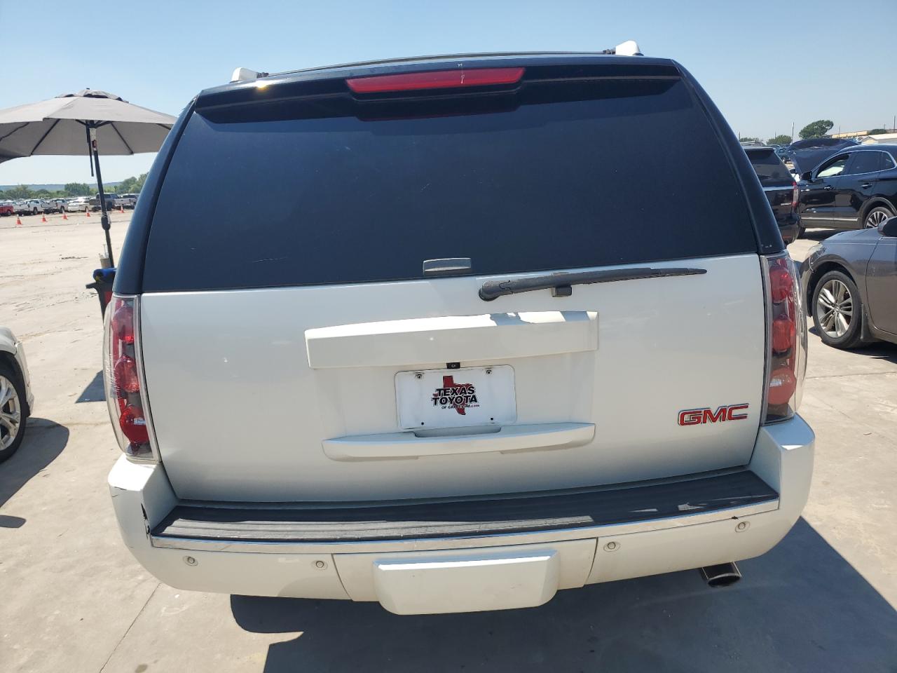 1GKS1EEF9CR130606 2012 GMC Yukon Denali