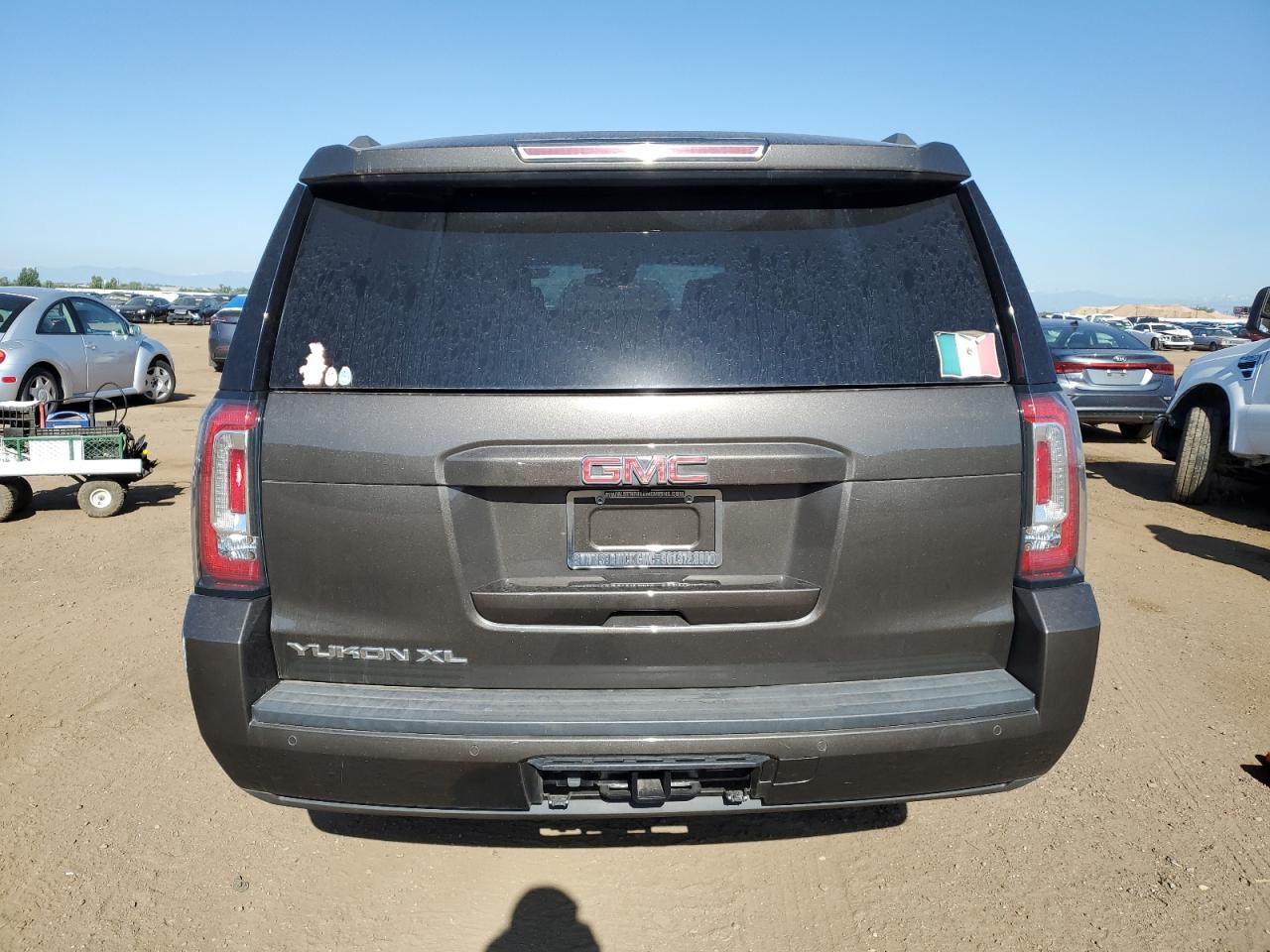 2019 GMC Yukon Xl C1500 Sle vin: 1GKS1FKC7KR204572