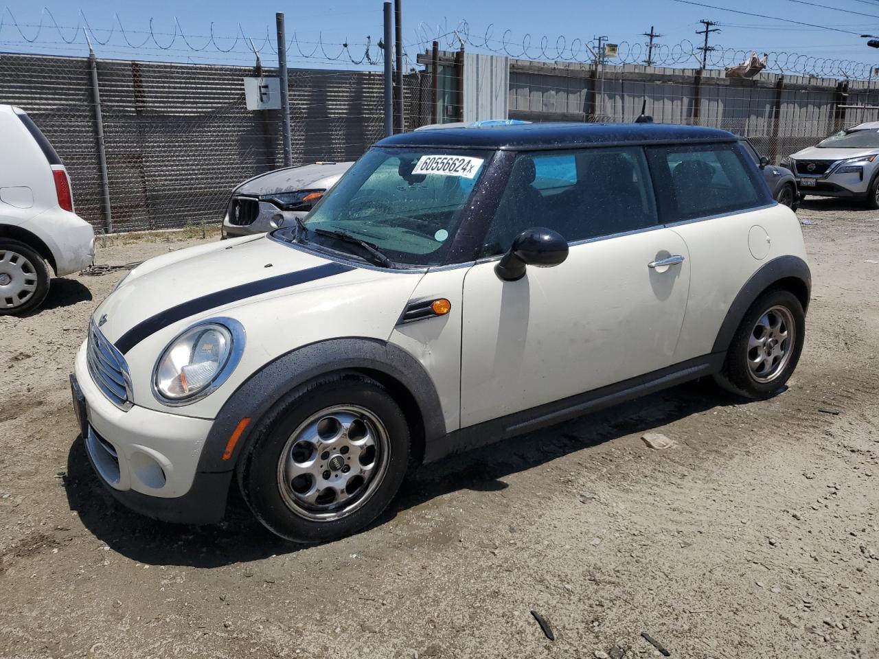 2013 Mini Cooper vin: WMWSU3C53DT549604