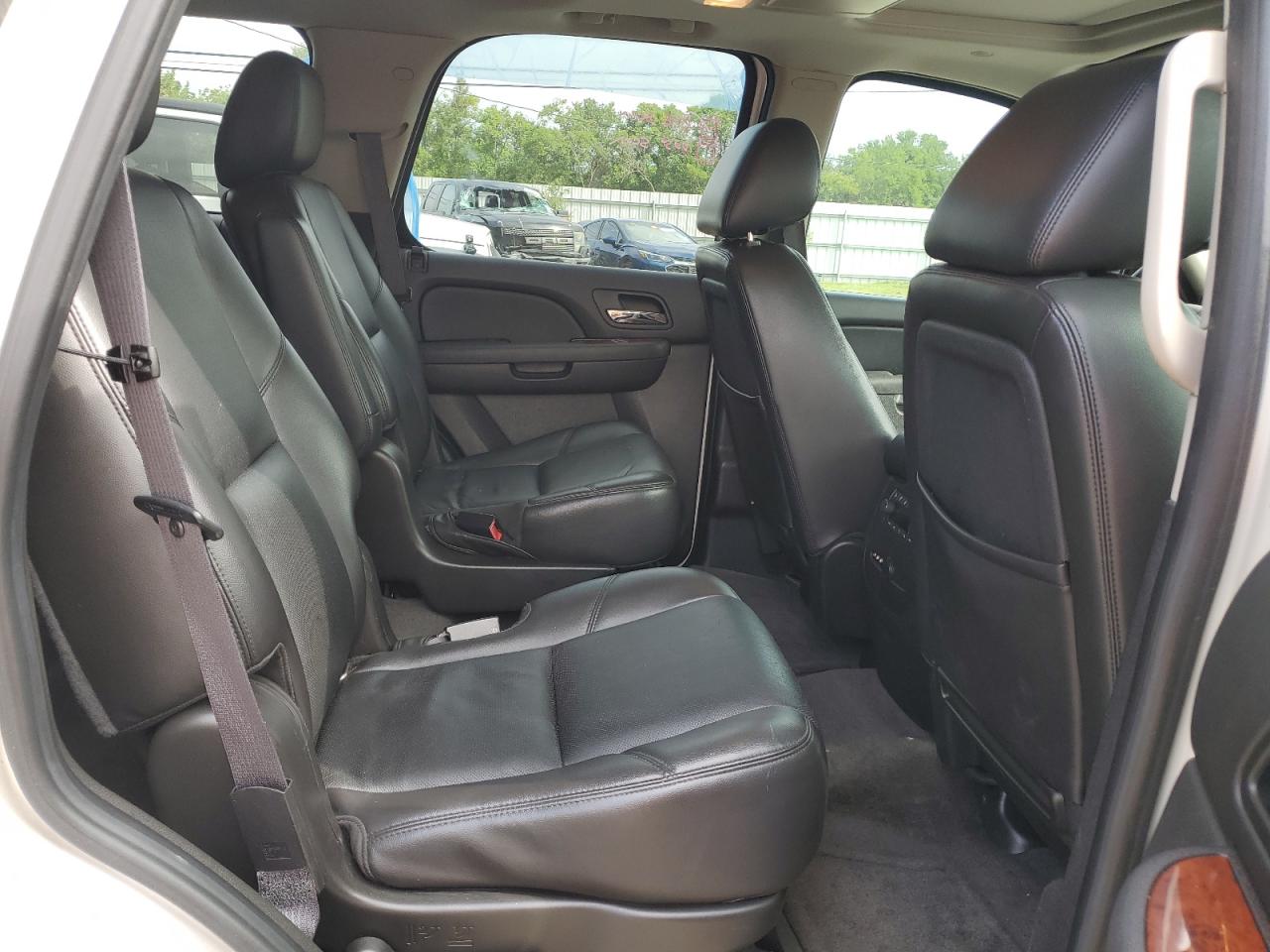 1GNSCCE01BR387030 2011 Chevrolet Tahoe C1500 Ltz