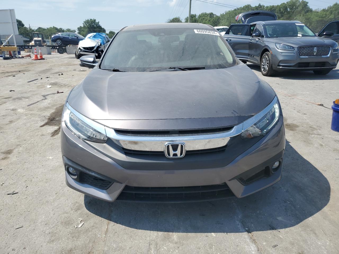 2018 Honda Civic Touring vin: JHMFC1F95JX002041