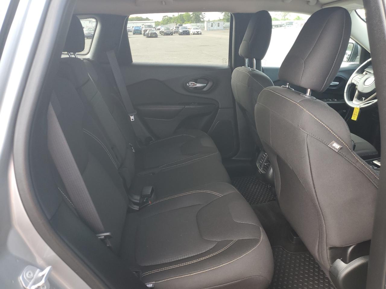 1C4PJMCS8FW728963 2015 Jeep Cherokee Latitude