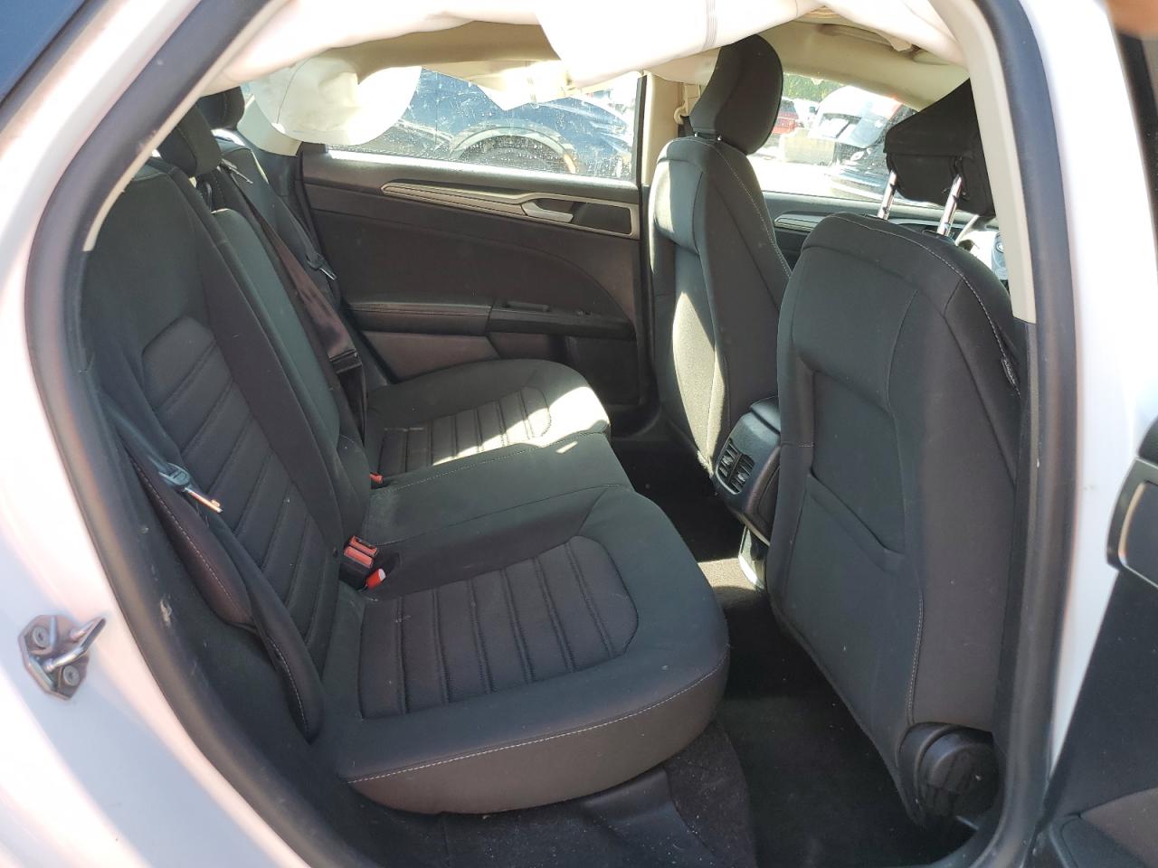 3FA6P0HD8LR136142 2020 Ford Fusion Se