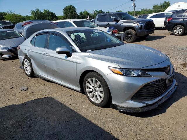 2018 Toyota Camry L VIN: 4T1B11HK6JU646702 Lot: 60256924