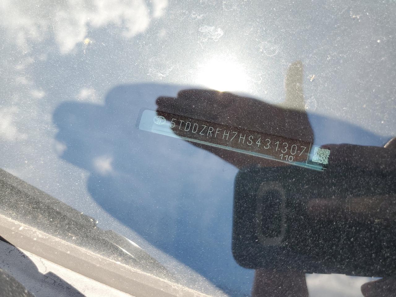 5TDDZRFH7HS431307 2017 Toyota Highlander Limited