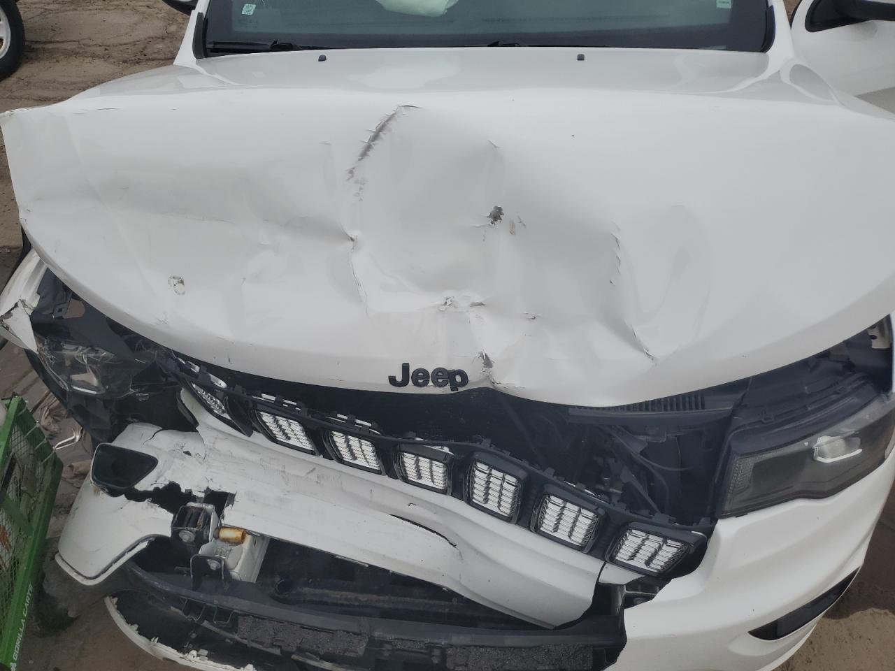 1C4RJFAG6KC591827 2019 Jeep Grand Cherokee Laredo