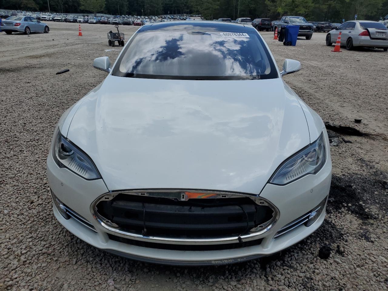 2013 Tesla Model S vin: 5YJSA1DN2DFP21168