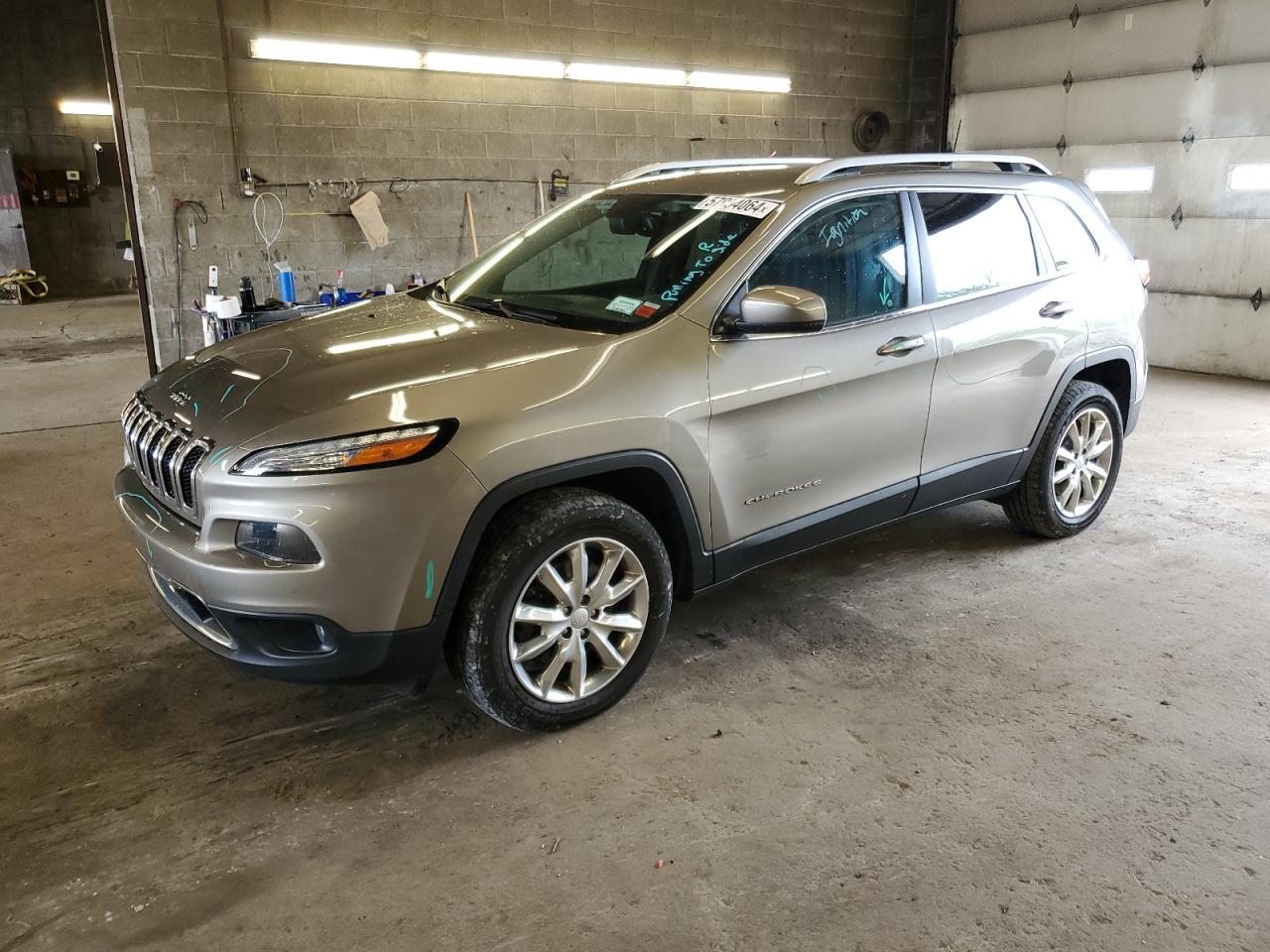 1C4PJMDB4HW619062 2017 Jeep Cherokee Limited