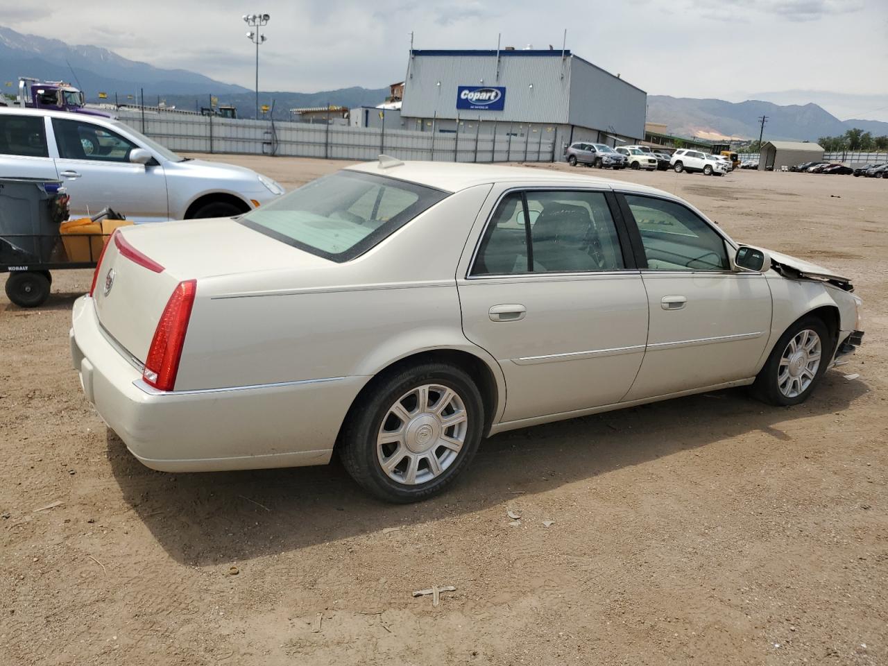 1G6KA5E63BU105422 2011 Cadillac Dts