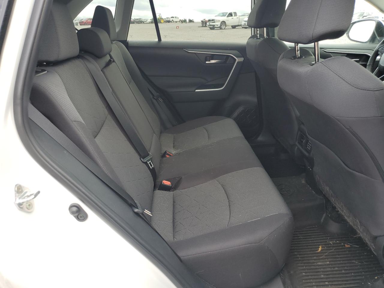 2T3P1RFV4NW297327 2022 Toyota Rav4 Xle