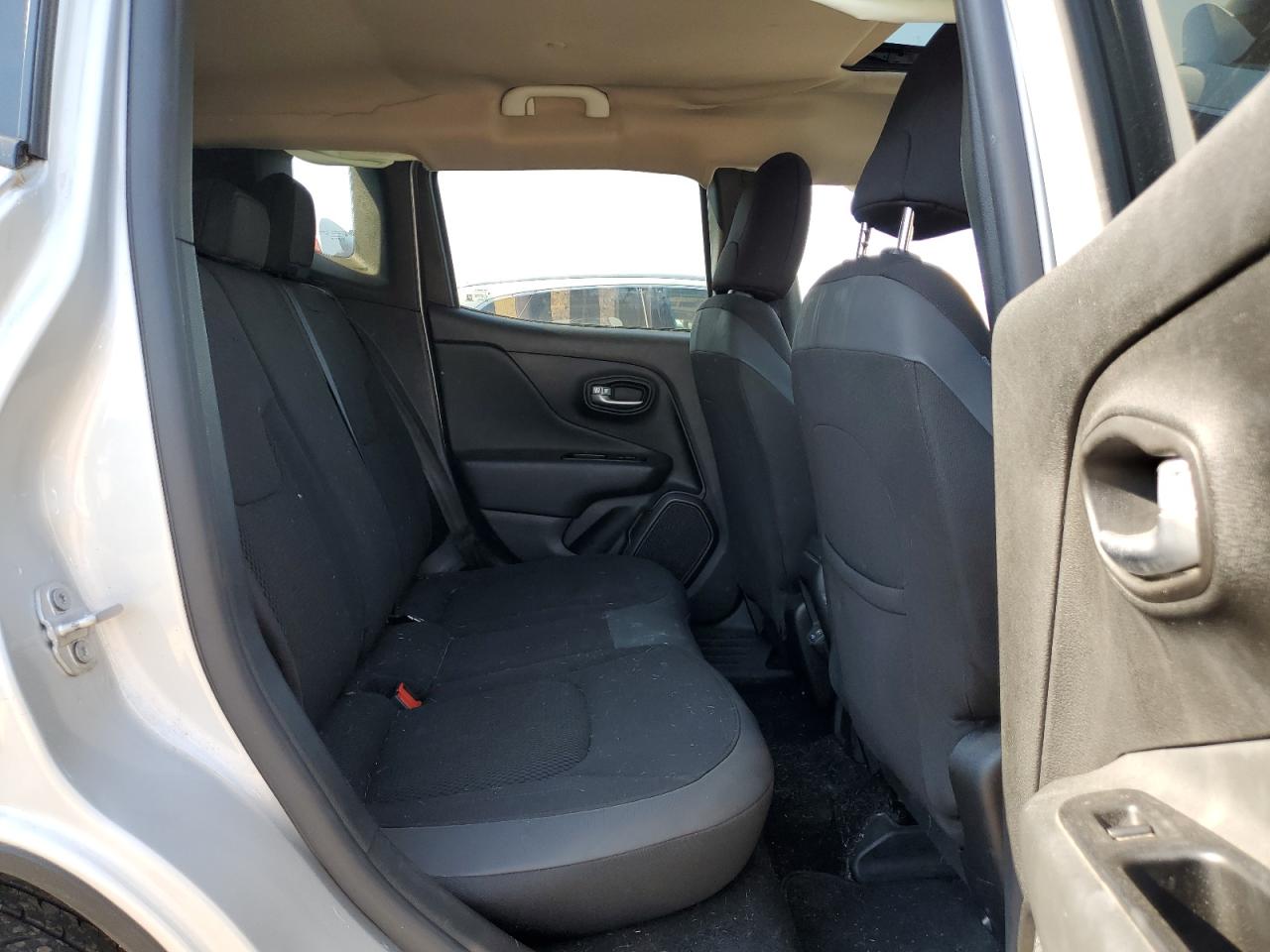 ZACNJABB6KPK78886 2019 Jeep Renegade Latitude