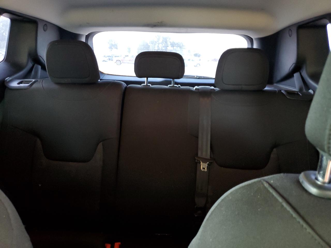 ZACCJBAT7GPE16761 2016 Jeep Renegade Sport