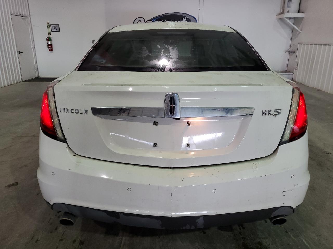 1LNHL9DR3AG606940 2010 Lincoln Mks