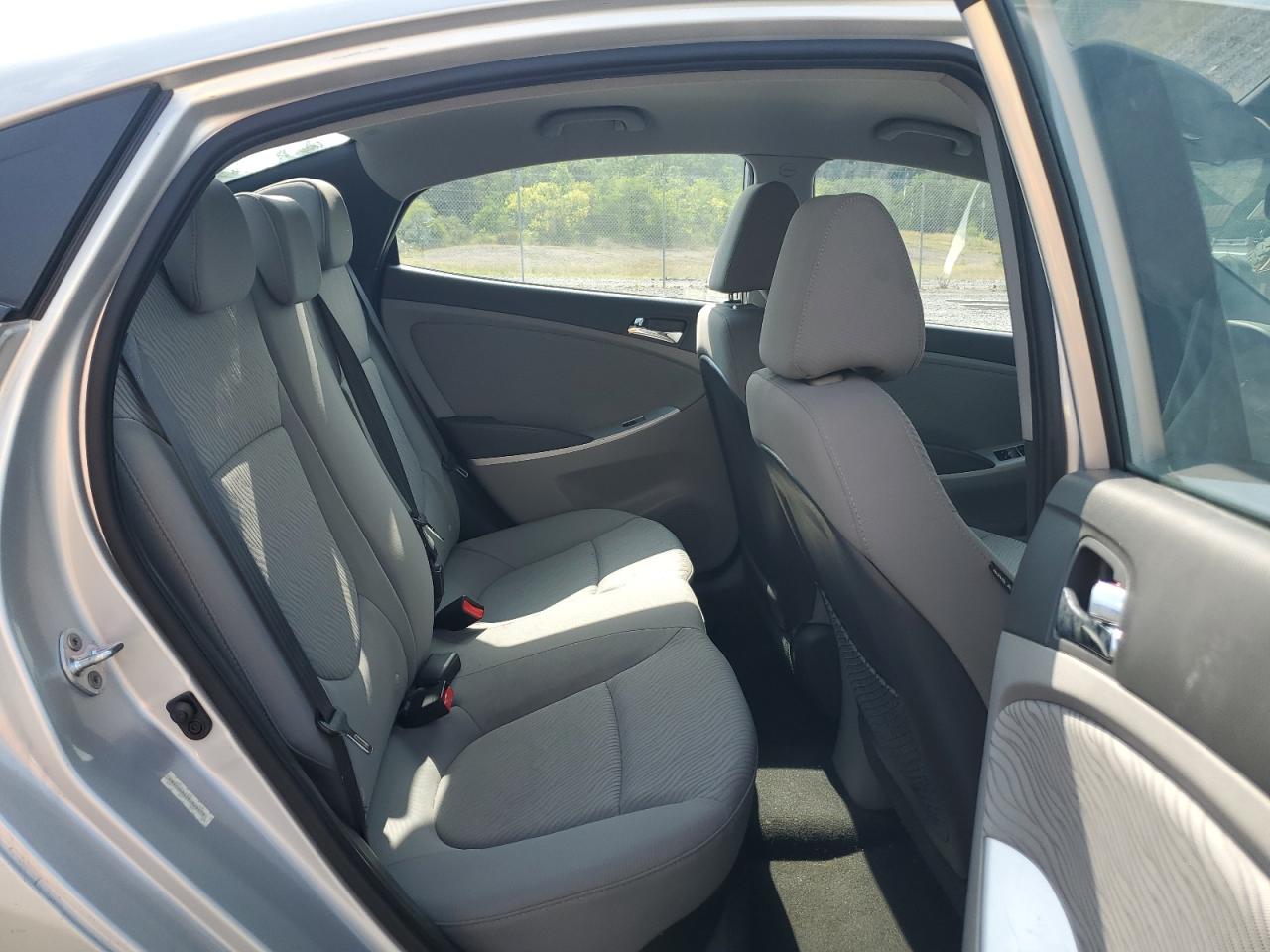 KMHCU4AE2DU320773 2013 Hyundai Accent Gls