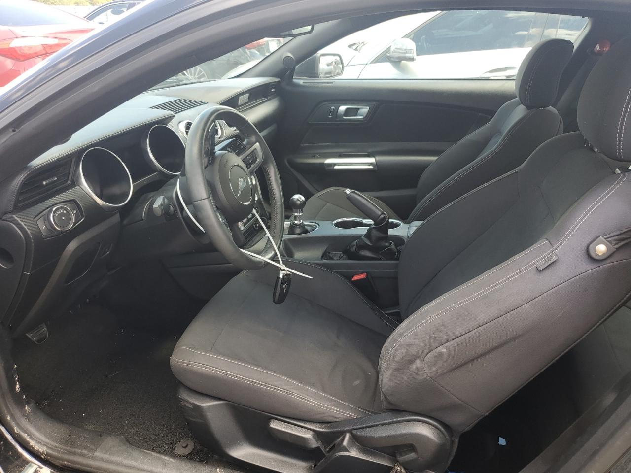 1FA6P8TH8J5102260 2018 Ford Mustang