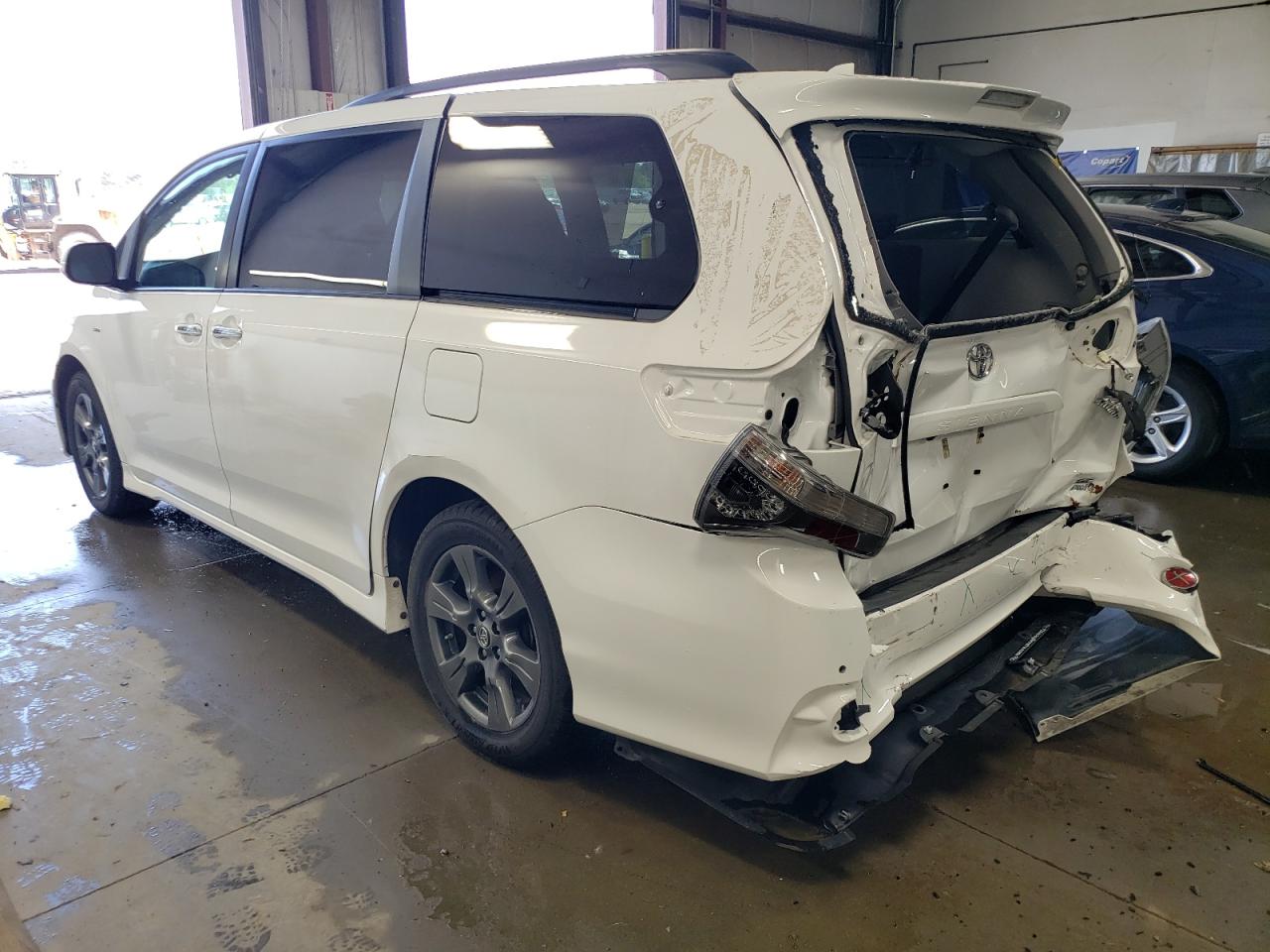 5TDEZ3DC5KS227847 2019 Toyota Sienna Se