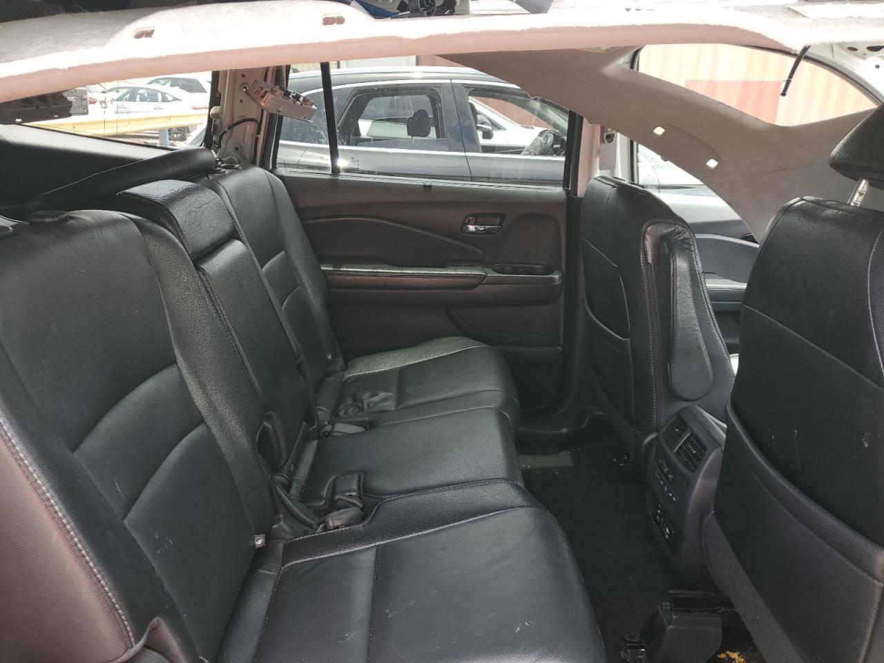 5FNYF6H93HB015886 2017 Honda Pilot Touring