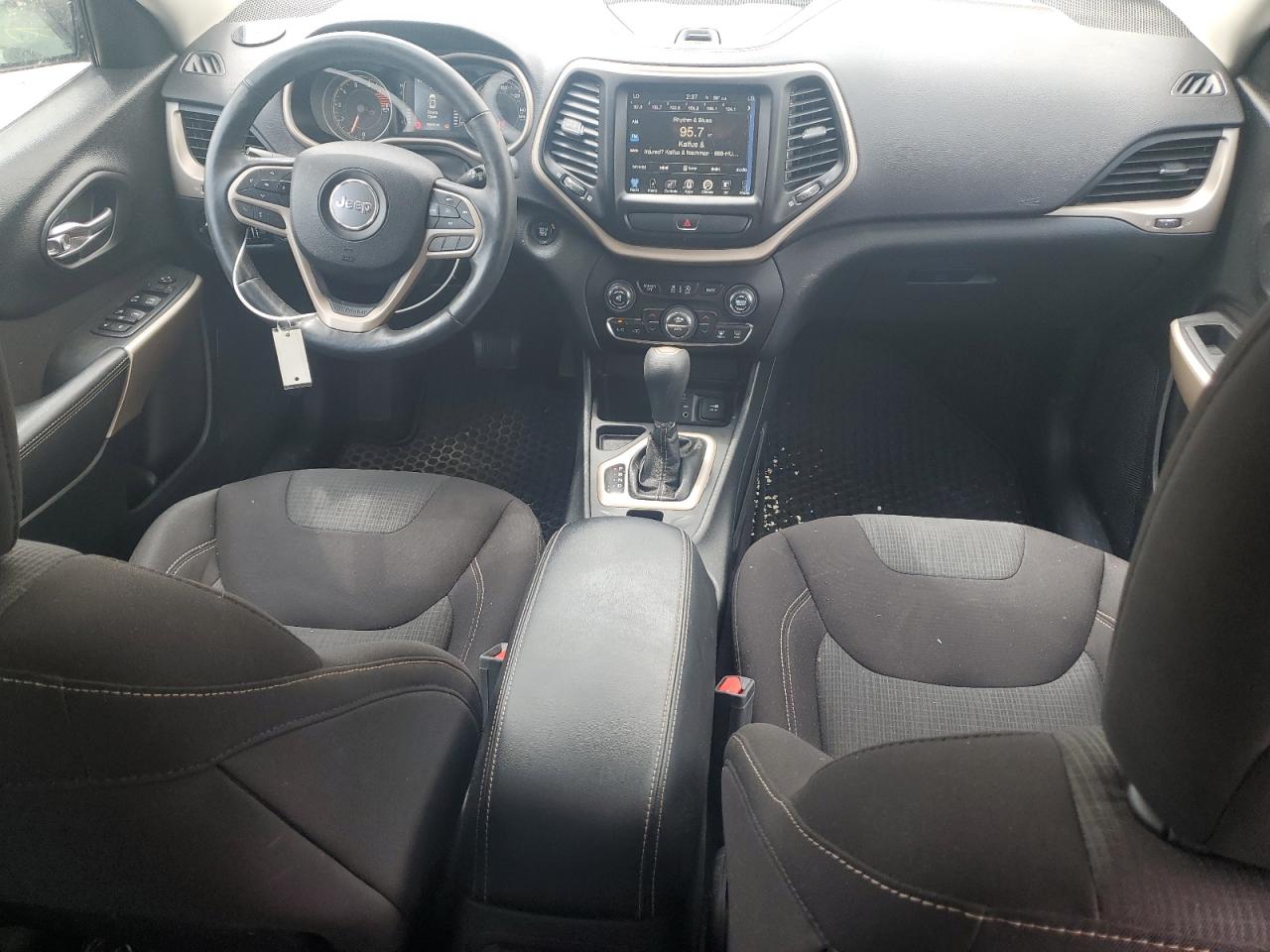 1C4PJLCS6HD214604 2017 Jeep Cherokee Latitude