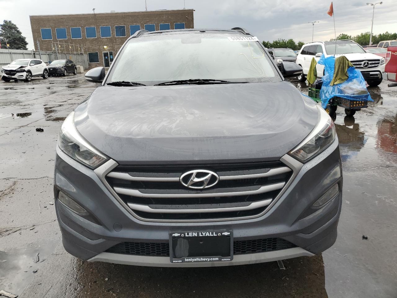 2018 Hyundai Tucson Value vin: KM8J3CA23JU791367