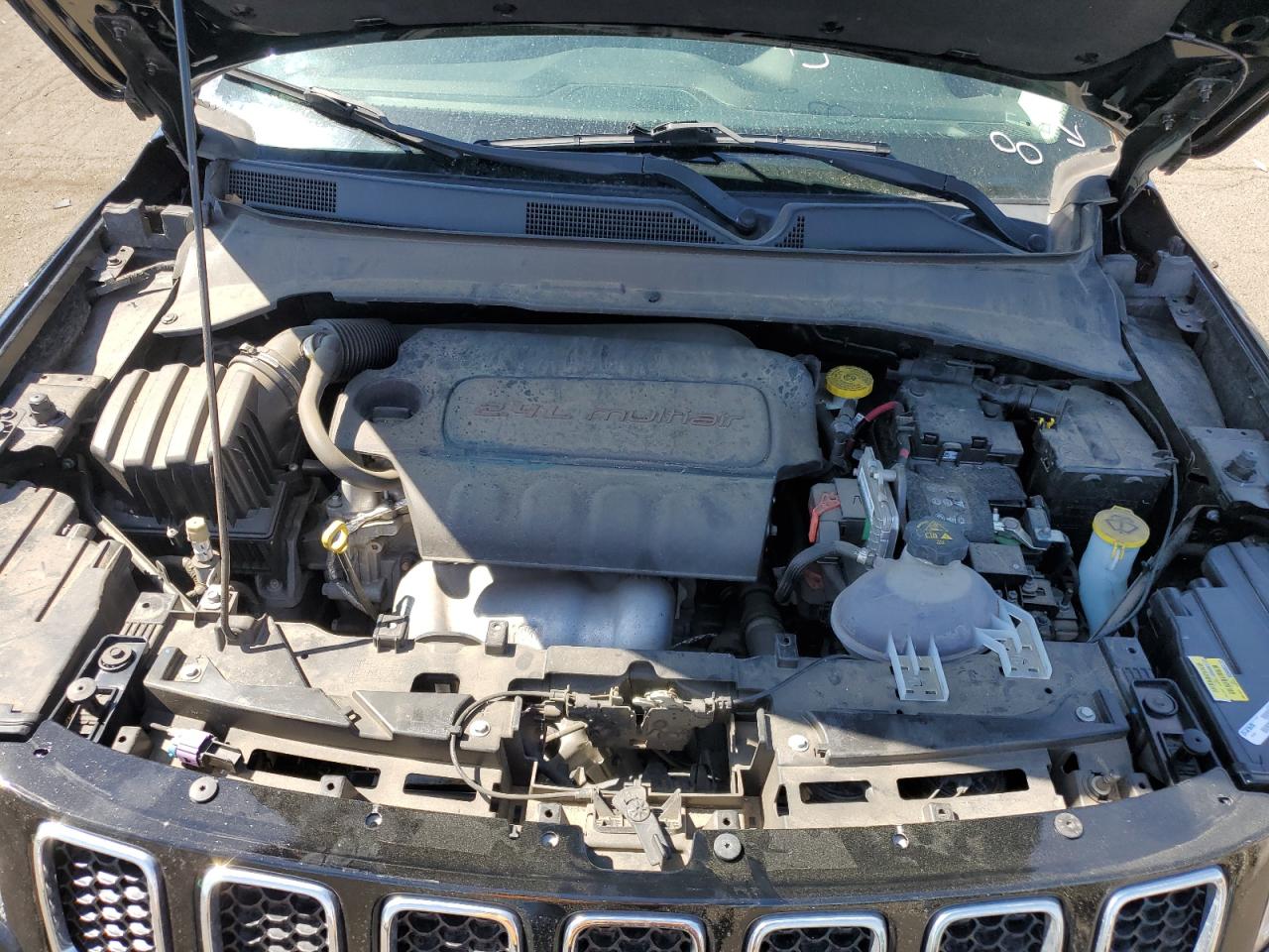 3C4NJDAB1JT107900 2018 Jeep Compass Sport