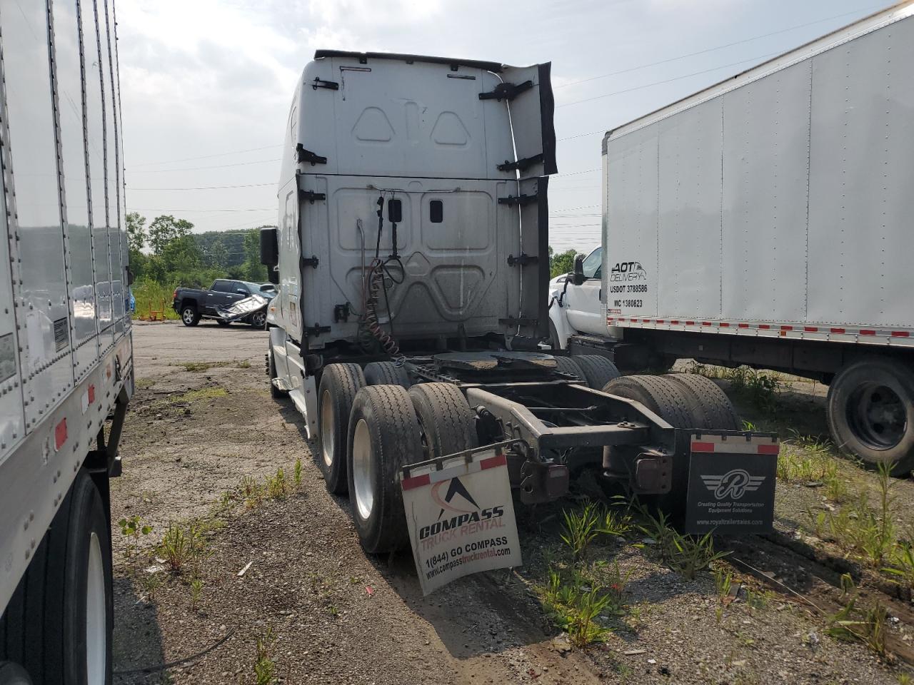 Lot #2935912826 2016 FREIGHTLINER CASCADIA 1