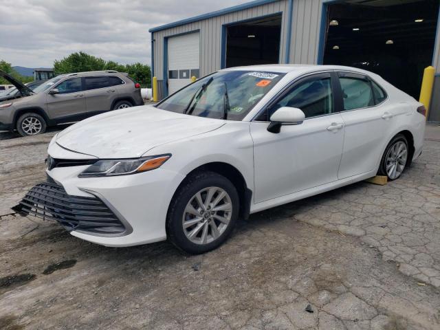 VIN 4T1R11BK2NU072029 2022 Toyota Camry, LE no.1