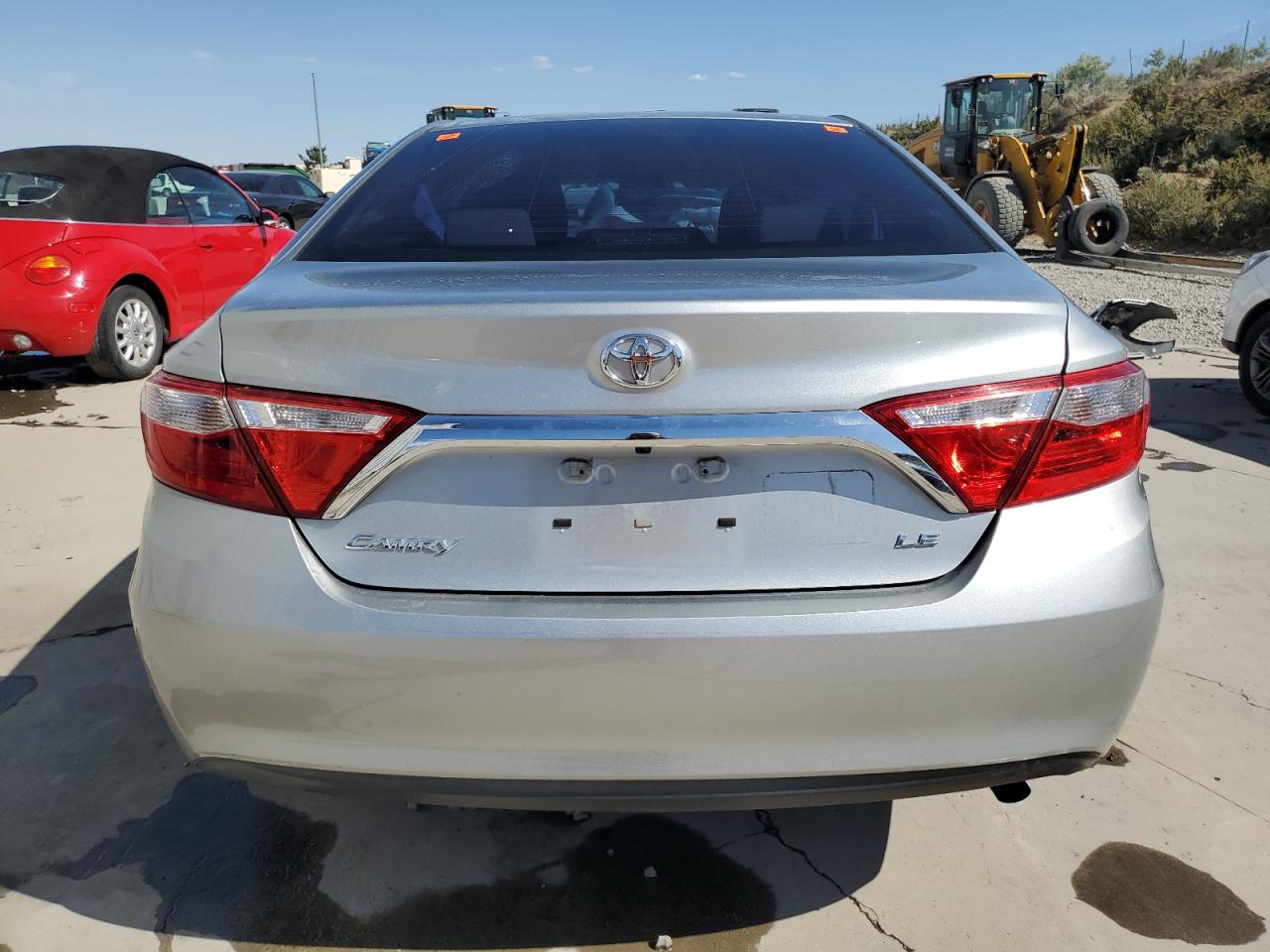 2016 Toyota Camry Le vin: 4T4BF1FK0GR567593