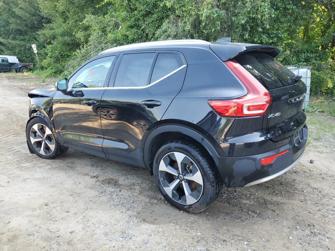 2024 Volvo Xc40 Plus vin: YV4L12UEXR2248394