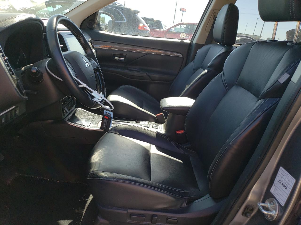 JA4AD3A31LZ019833 2020 Mitsubishi Outlander Se