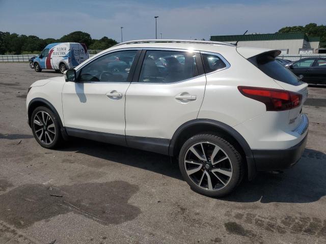 JN1BJ1CR8JW206786 2018 NISSAN ROGUE - Image 2